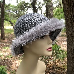 Hand made yarn crochet flapper hat with fur trim